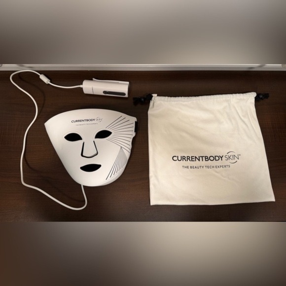 CurrentBody Skin Red Light Therapy Mask (Series 2) - Picture 2 of 12
